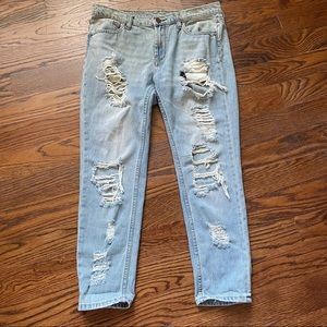 BDG 28W slim ripped trendy boyfriend jeans